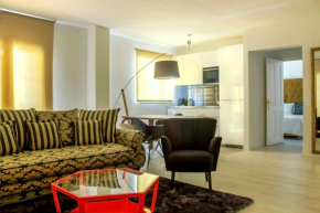 Гостиница Santa Cruz Apartments  Малага